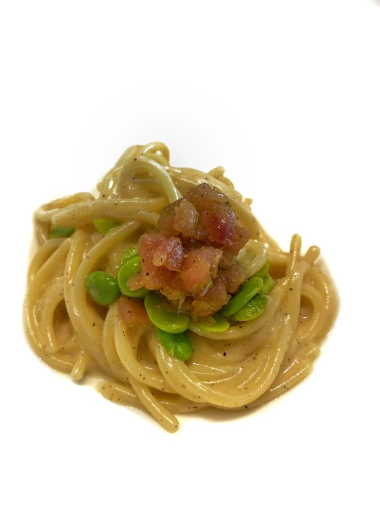Spaghettone cacio e pepe, pranzo a Palazzo Doglio | © Jessica Cani